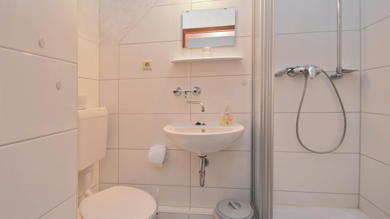 BathRoom BathRoom